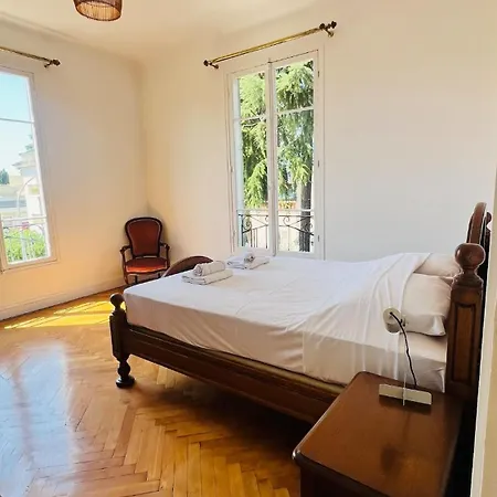 Sublime 2 Bedroom Spacious And Bright Ac Private Parking * Nice