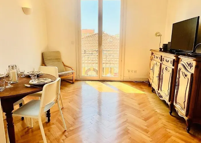 Sublime 2 Bedroom Spacious And Bright Ac Private Parking Lejlighed