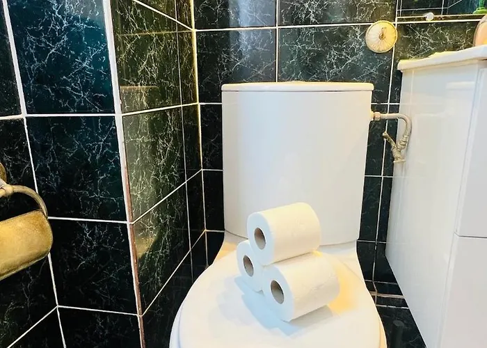 Sublime 2 Bedroom Spacious And Bright Ac Private Parking Lejlighed *