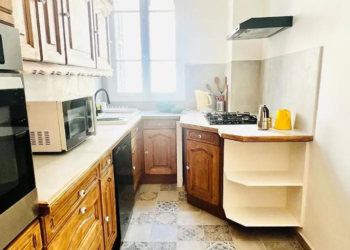Апартаменты Sublime 2 Bedroom Spacious And Bright Ac Private Parking