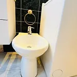 Apartman Sublime 2 Bedroom Spacious And Bright Ac Private Parking