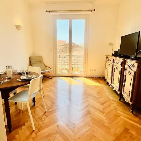 Sublime 2 Bedroom Spacious And Bright Ac Private Parking Appartamento